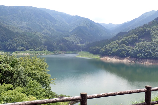 草木湖